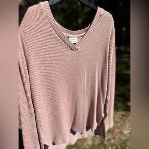 Women’s Long Sleeve Top w/ side slit